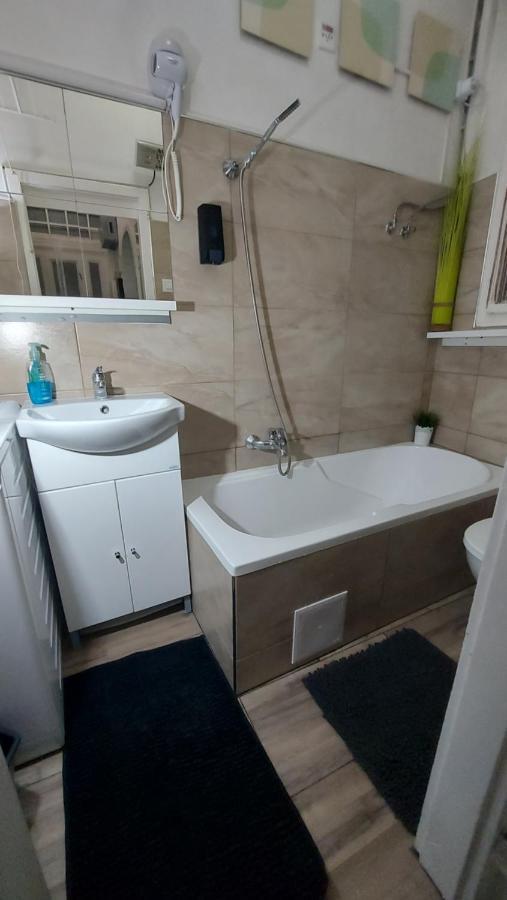 Gecko Centrum Studio Apartman Budapeszt Zewnętrze zdjęcie